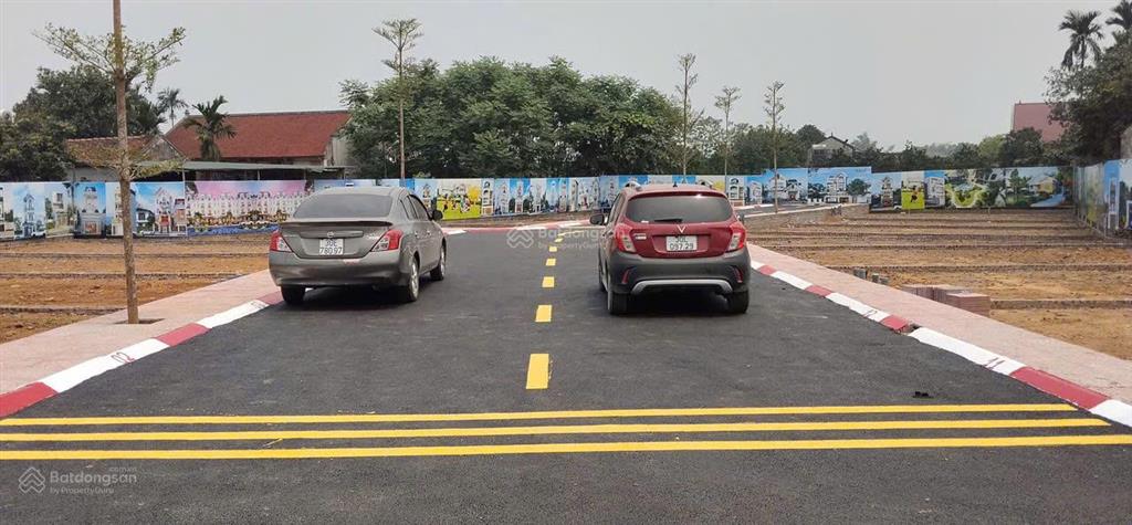 Gia đình tôi cần bán 85m2 đất chương mỹ, hà nội, đường vào đất 2 ô tô tránh nhau, cạnh đường ql21a