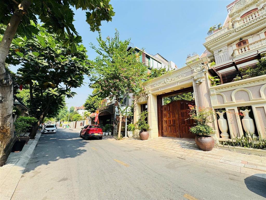 Đất vàng mặt tiền lê ngô cát quận 3  dt 11 x 31m (311m2)  giá 150 tỷ tl