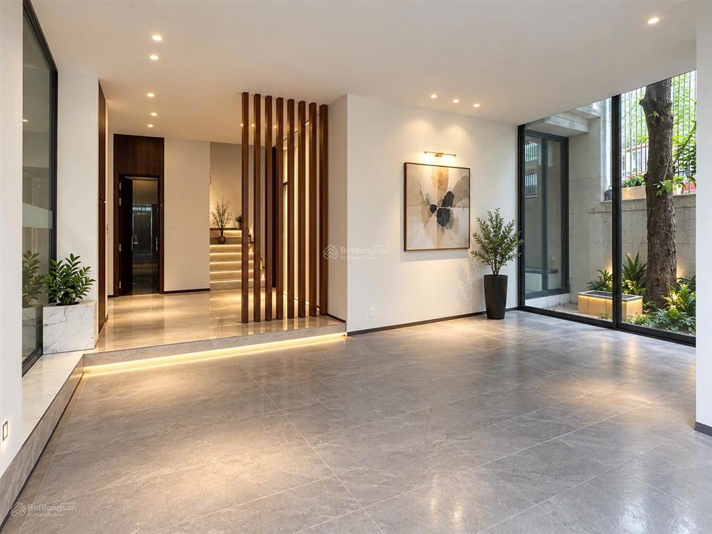 Biệt thự góc 2 mặt tiền trương định, p6, q3. dt 12x13m, 5 tầng 8 phòng thang máy, giá 62 tỷ tl