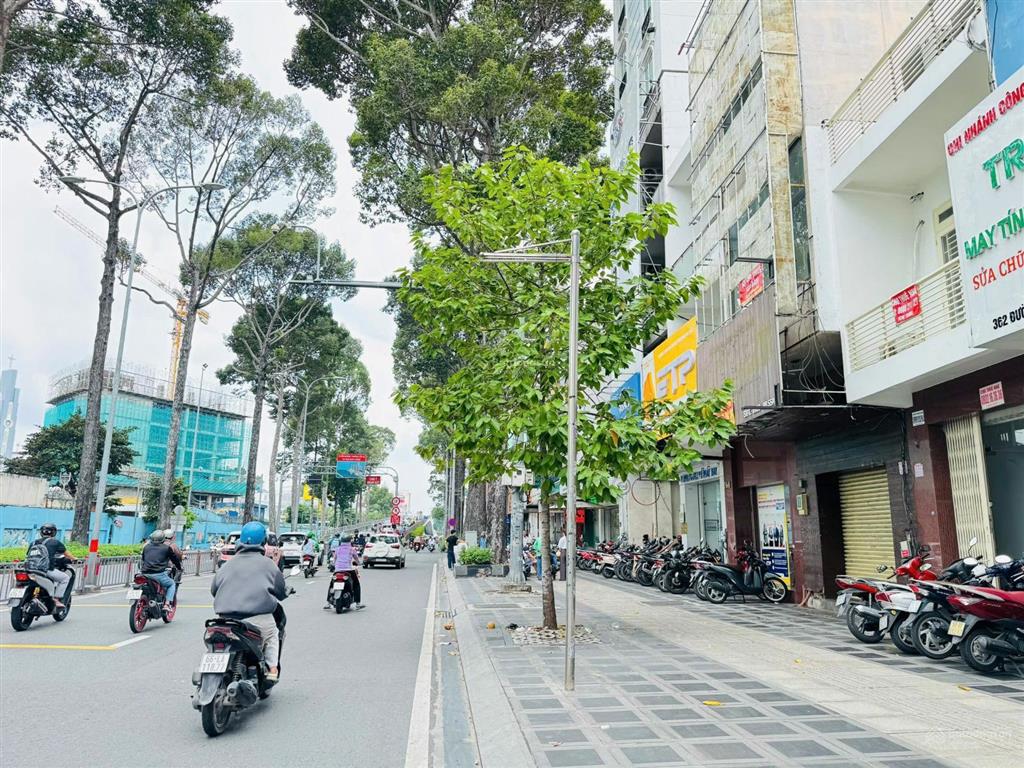 Bán gấp mt ngay đường 3/2, p12, q10 (đối diện hà đô). dt 8x14m, 6 tầng, hđt 120 triệu, giá 56 tỷ