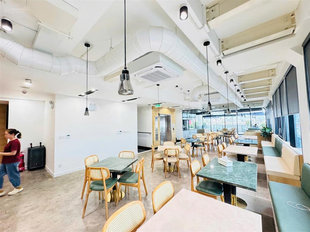 Khan hiếm tòa nhà vp góc 2mt hoàng hoa thám, bt. dt 12.5x25m, h7tầng, hđt 330 triệu/tháng, 88 tỷ