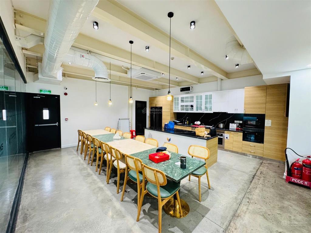 Khan hiếm tòa nhà vp góc 2mt hoàng hoa thám, bt. dt 12.5x25m, h7tầng, hđt 330 triệu/tháng, 88 tỷ