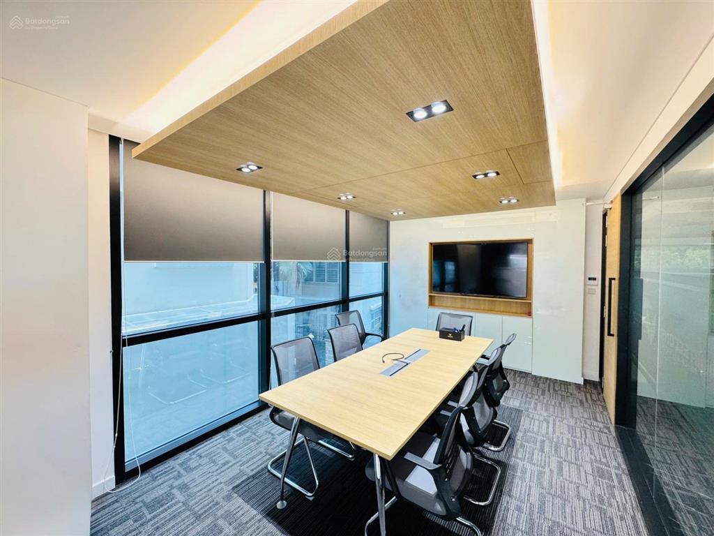 Khan hiếm tòa nhà vp góc 2mt hoàng hoa thám, bt. dt 12.5x25m, h7tầng, hđt 330 triệu/tháng, 88 tỷ