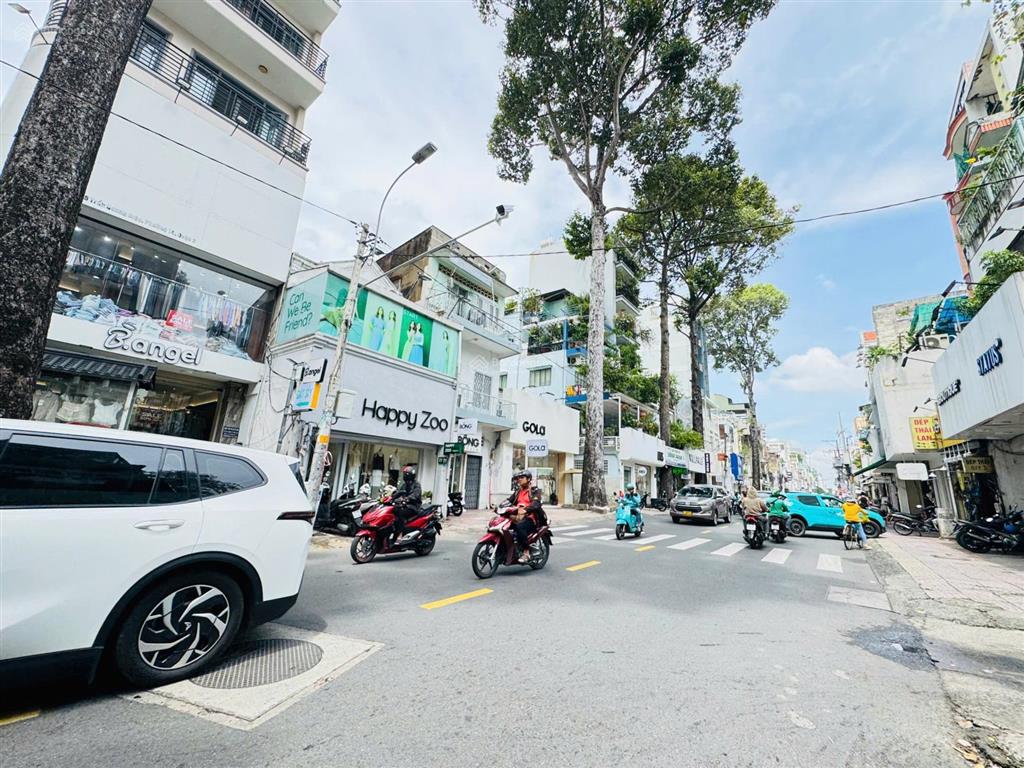 Siêu hiếm góc 2mặt tiền phố thời trang trần quang diệu, p14, q3 (7x10m, 3tầng, hđt 60 triệu, 27 tỷ)