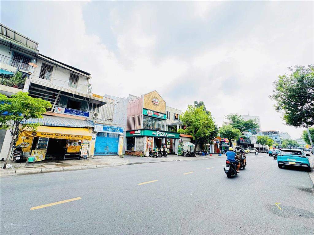 Không mua căn này thì mua căn nào  góc 2mt hoàng hoa thám, bt (8x20m, 4tầng, hđt 150 triệu, 5x tỷ)