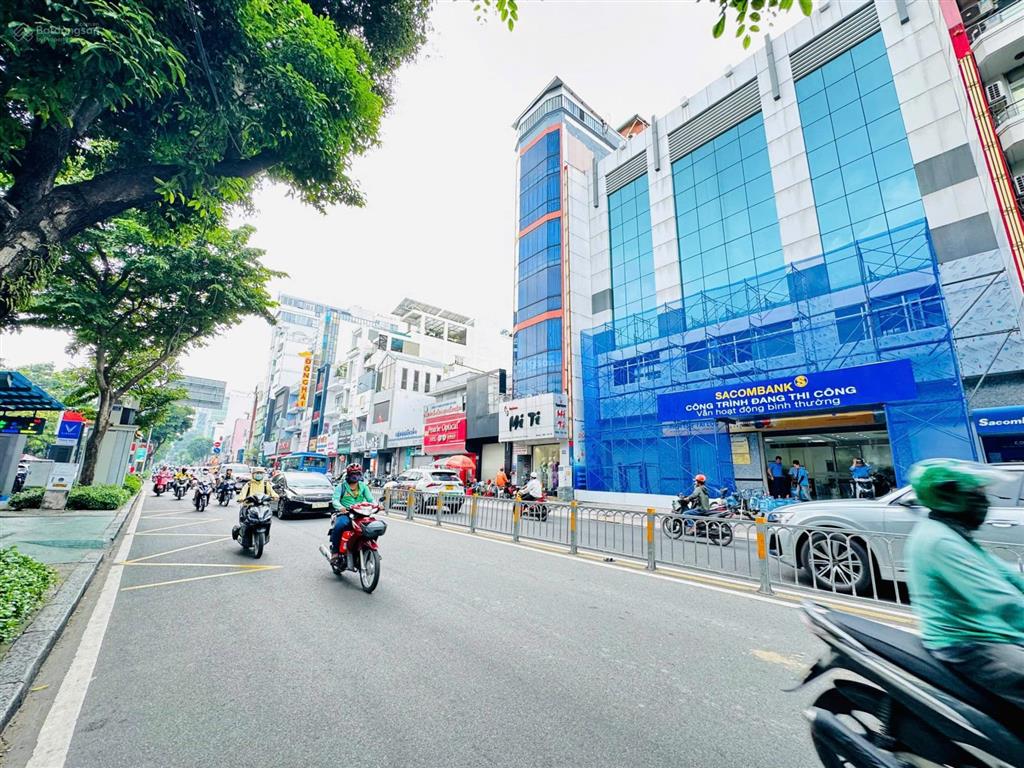 Bán khách sạn 28 phòng mt hai bà trưng, p6, q3  diện tích 130.9m2, 8 tầng, giá chỉ 7x tỷ