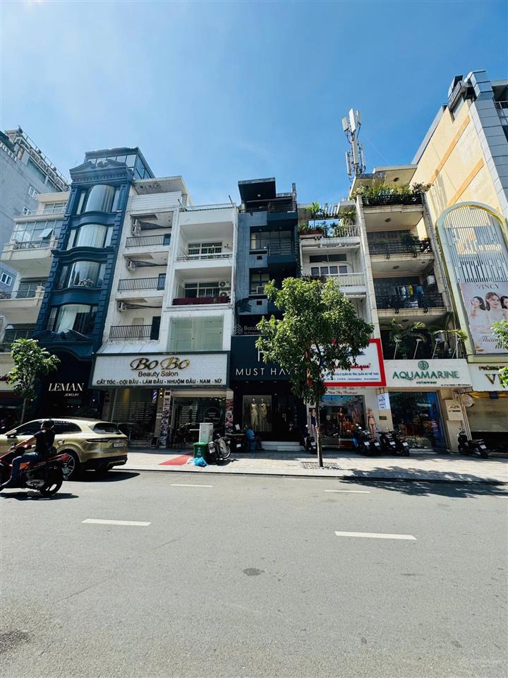 Siêu phẩm mặt tiền ngay lý tự trọng, p bến thành, quận 1  4.2x27m (114m²), 4 tầng, giá chỉ 68 tỷ