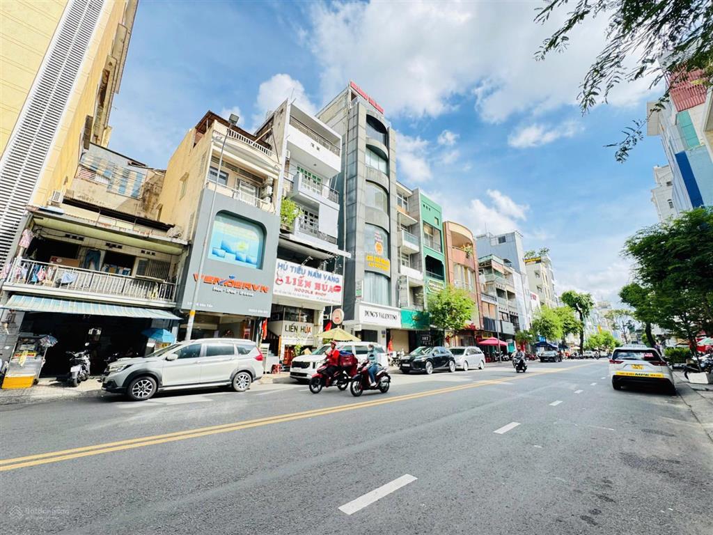 Bán gấp giá rẻ mt võ văn tần, p5, q3  dt 104m², 7 tầng thang máy, hđt 120 triệu, giá chỉ 50 tỷ