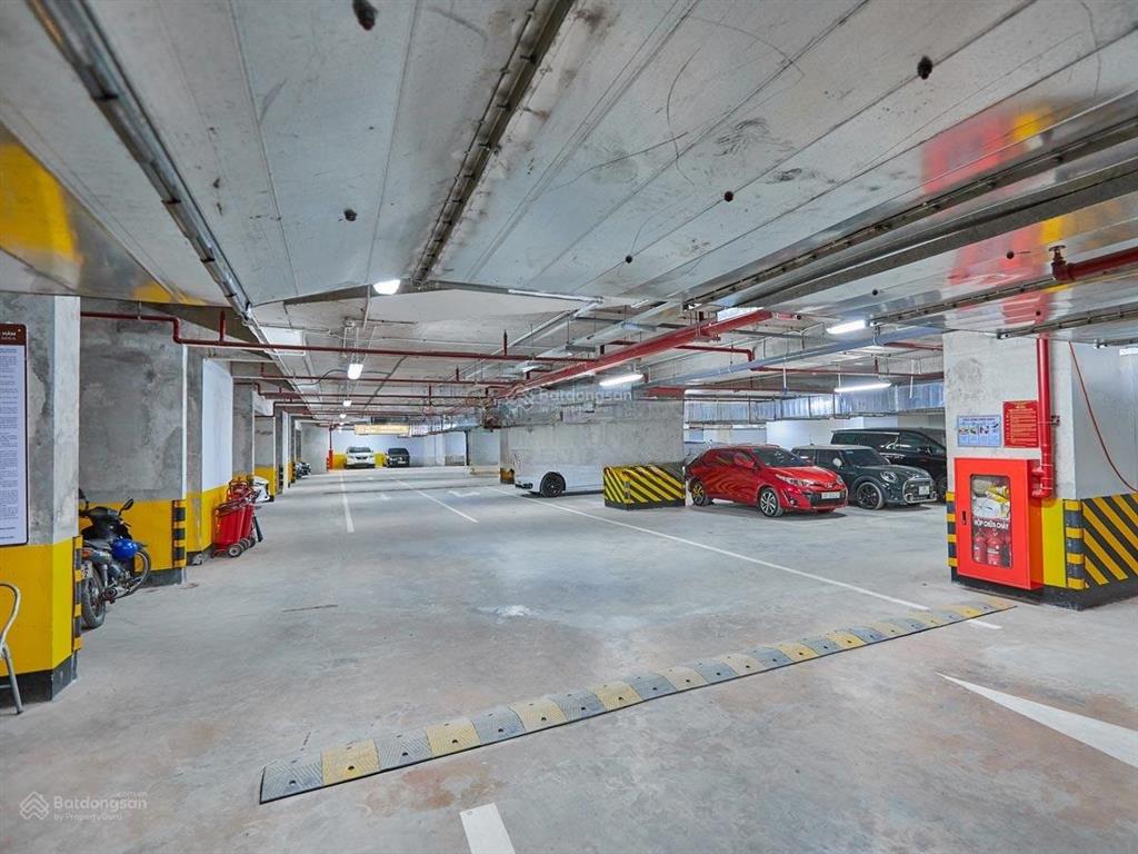 Cho thuê văn phòng toà nhà brg diamond park plaza 16 láng hạ, dt 1900m2 có chia lẻ, full tiện nghi