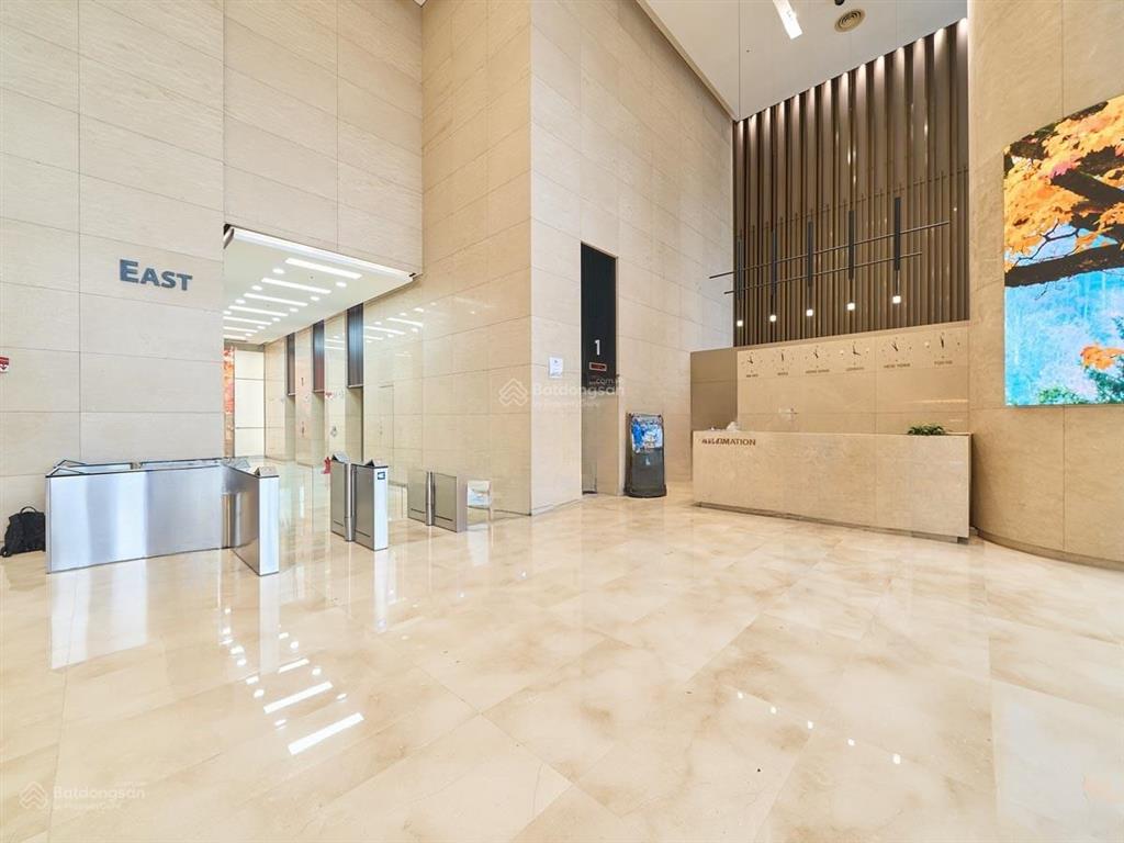 Cho thuê văn phòng toà lotte center hanoi 54 liễu giai, dt 940m2 có cắt nhỏ, giá chỉ 350k/m2/th