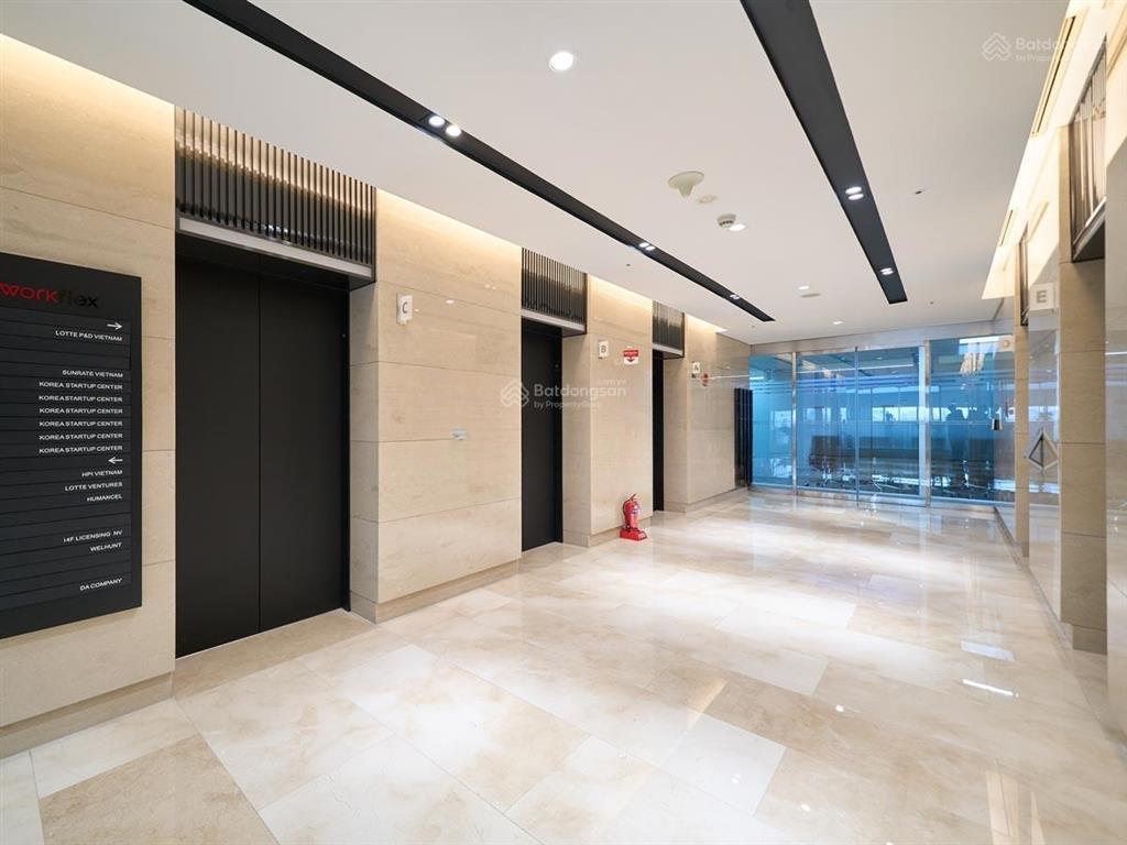 Cho thuê văn phòng toà lotte center hanoi 54 liễu giai, dt 940m2 có cắt nhỏ, giá chỉ 350k/m2/th