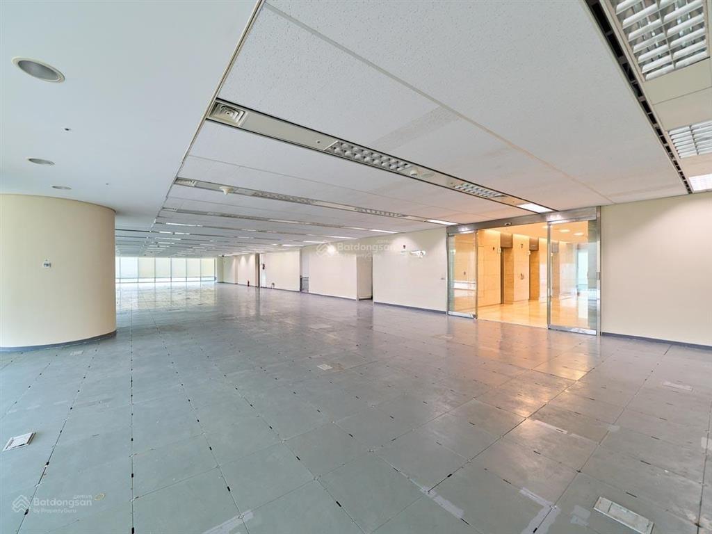 Cho thuê văn phòng toà lotte center hanoi 54 liễu giai, dt 940m2 có cắt nhỏ, giá chỉ 350k/m2/th