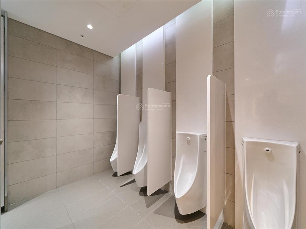 Cho thuê văn phòng toà lotte center hanoi 54 liễu giai, dt 940m2 có cắt nhỏ, giá chỉ 350k/m2/th
