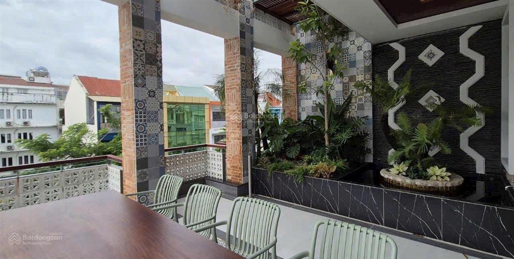 Cho thuê nhà phố mặt tiền hưng gia, hầm, thang máy, 4 lầu vị trí kinh doanh đẹp