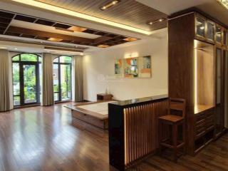 Cho thuê nhà phố mặt tiền hưng gia, hầm, thang máy, 4 lầu vị trí kinh doanh đẹp