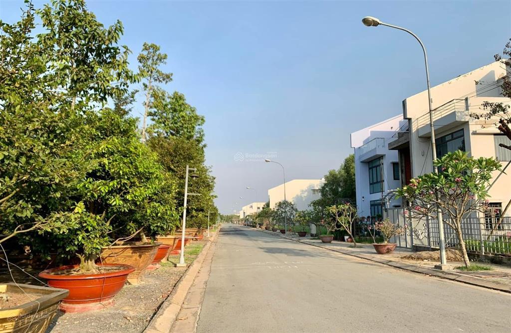 Bán nền thương mại kdc làng sen việt nam