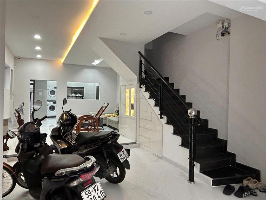 Góc 2 mt hxh thông ng kiệm, p3, gv, dt 5m x 13m. trệt + 1 lầu, giá 7.5 tỷ, 0932 170 *** em vy