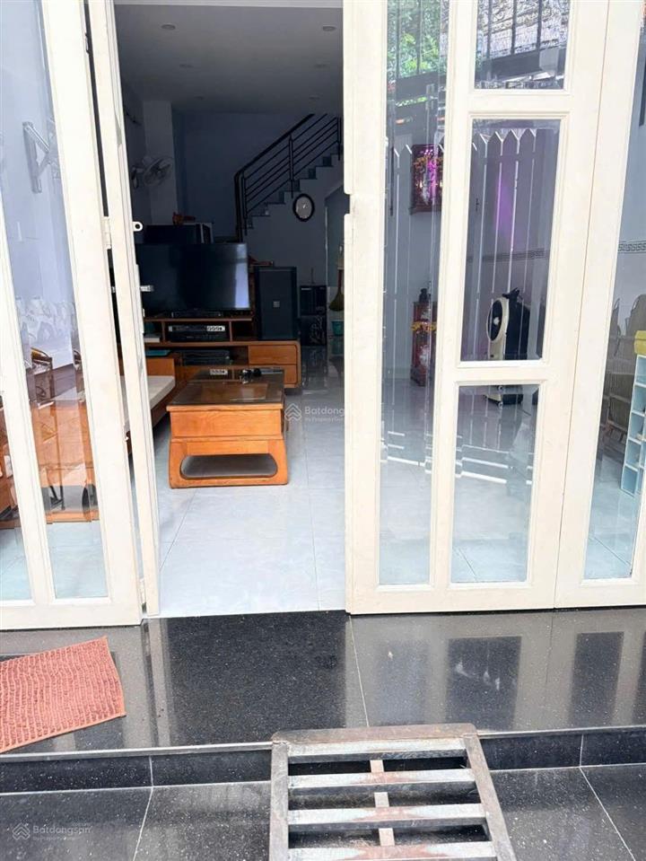 Nhà hxh phan văn trị, gv. gần siêu thị emart. 4m x 14m. cn 53m². 2 lầu + st. 7,5 tỷ tl