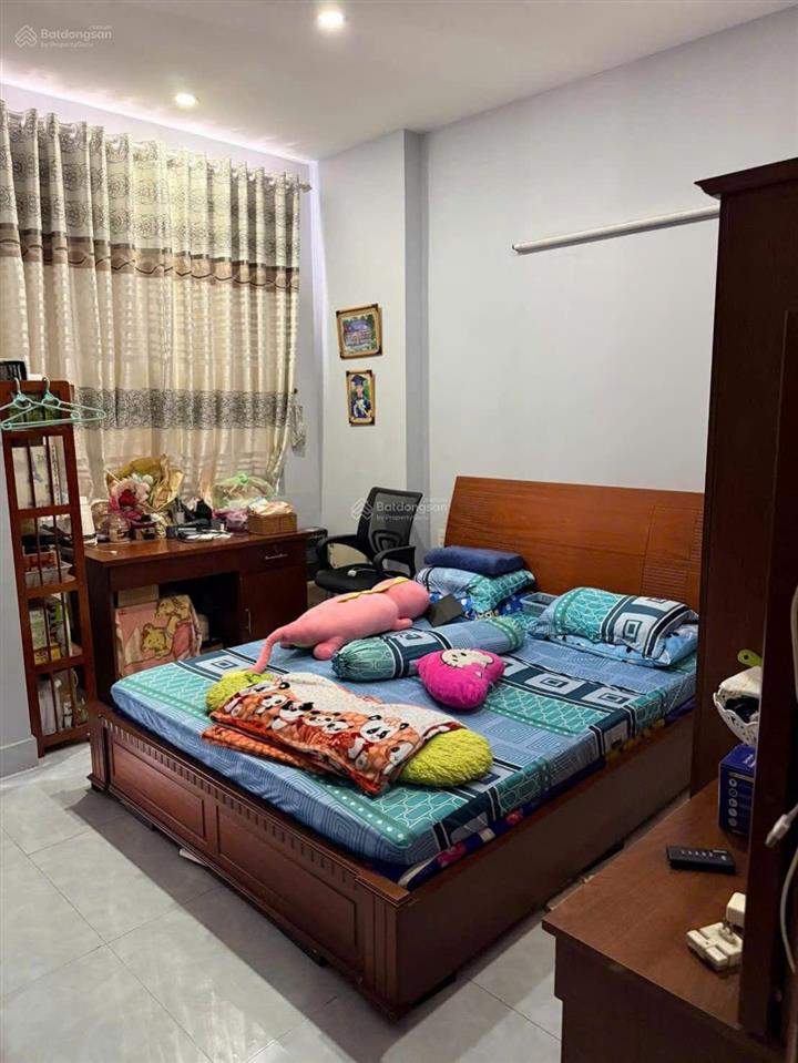 Nhà hxh phan văn trị, gv. gần siêu thị emart. 4m x 14m. cn 53m². 2 lầu + st. 7,5 tỷ tl