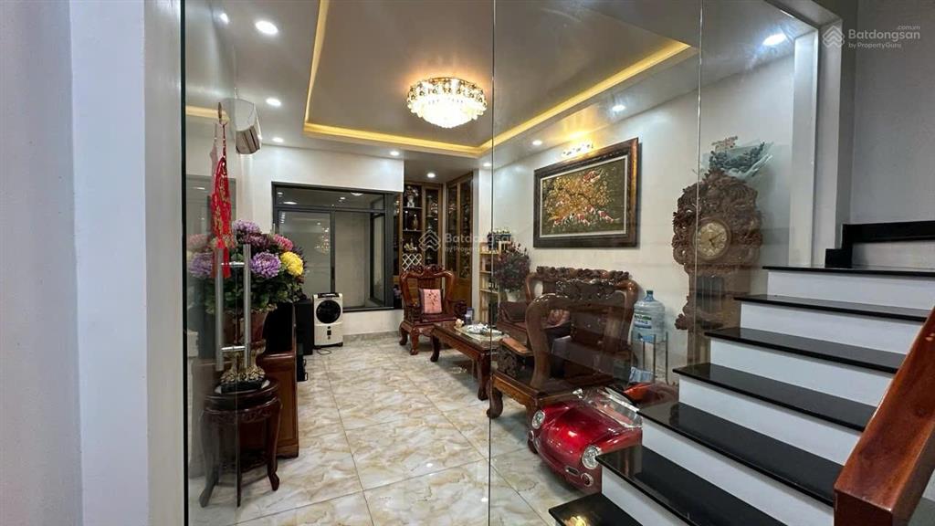 Siêu phẩm mặt tiền kinh doanh hoàng bật đạt tân bình  trệt 4 lầu. full nội thất. giá 28 tr/th