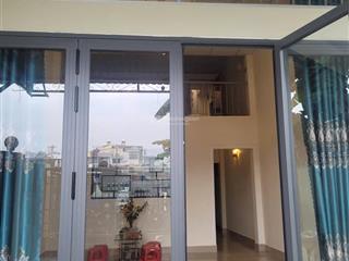 Bán nhà trệt lầu dt 68 m (4.5 x 15 ) giá đầu tư 5.6 tỉ . sát gigamail . comaxx bình triệu .đh luật