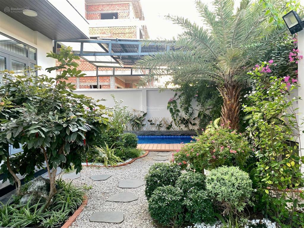 Tôi có căn bt cần bán tại khu đt mới baria city gate full nt sổ hồng, sách cặp vào ở  0909 271 ***