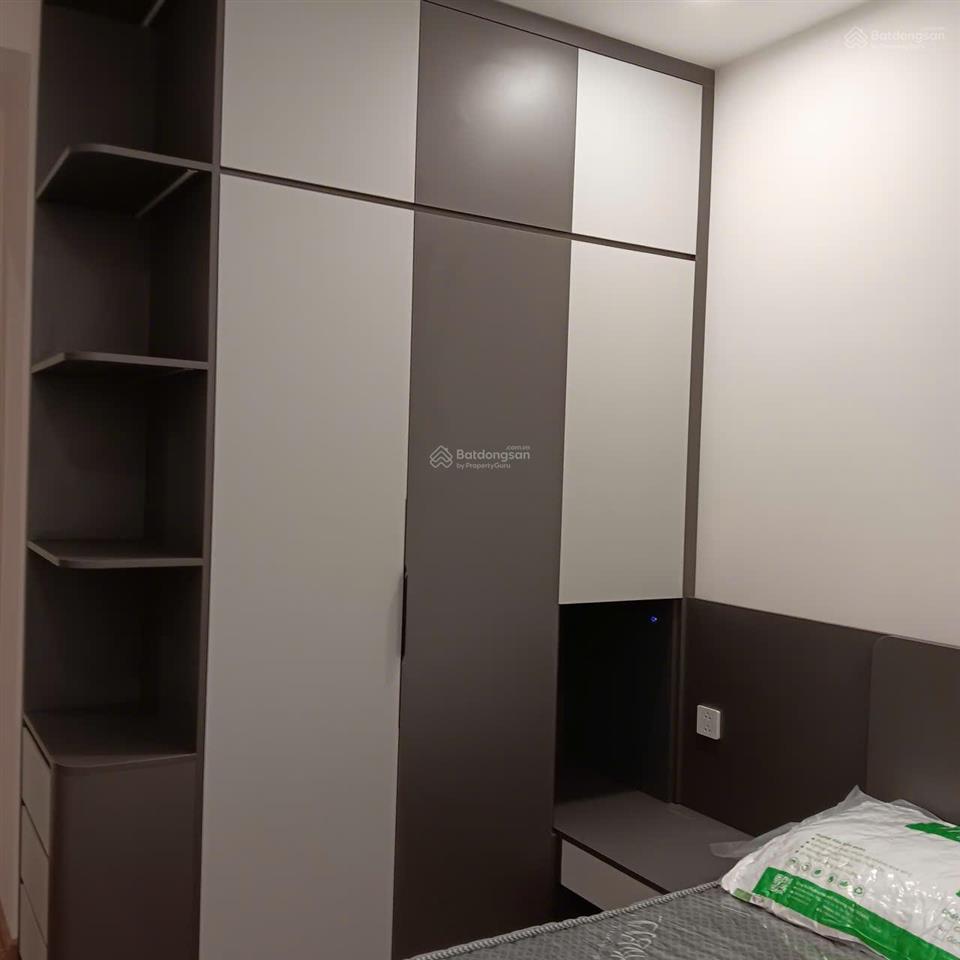 Tôi có căn hộ vtcp 2pn cho thuê nhanh 87m2 2wc full nt tầng cao view đẹp. xin  0909 271 ***