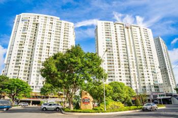 Tôi có căn hộ bán nhanh cc dic phoenix 3pn + 2wc, nội thất đầy đủ, tầng cao view hồ.  0909 271 ***