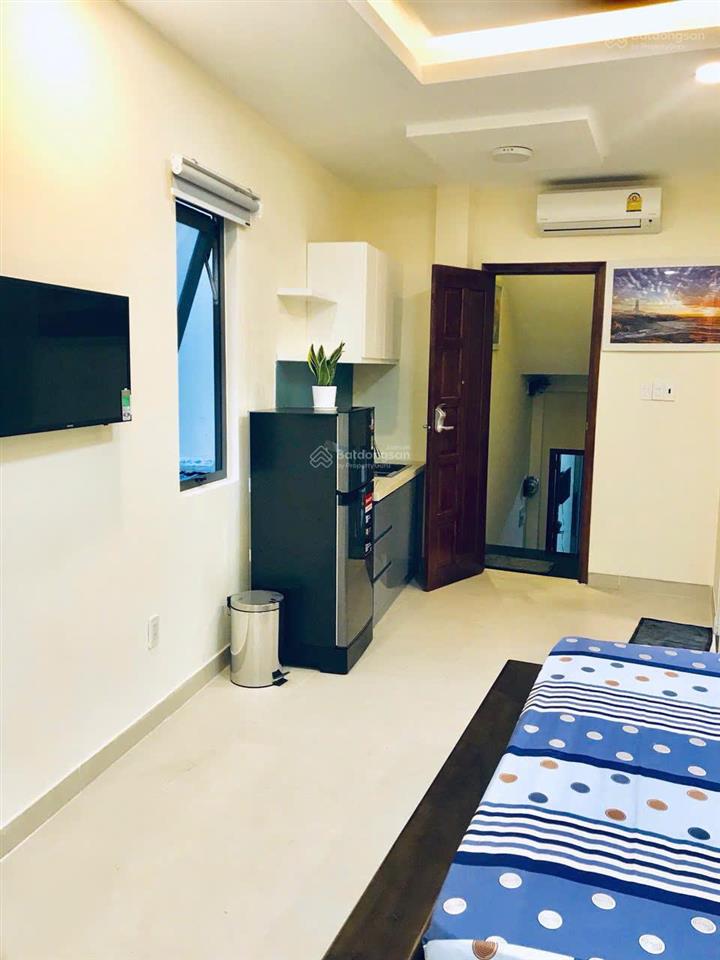 Phòng full nội thất  có cửa sổ  giờ giấc tự do  ngay nguyễn văn trỗi