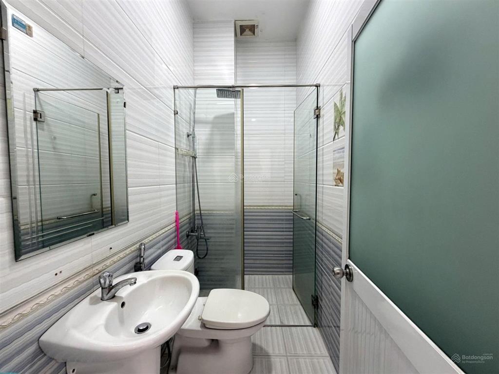 Bán nr tại hẻm 81 đường 13, bình trưng tây, q2(cũ), dt sàn 117m2, 7tỷ3 (tl), 3pn, 4wc, chính chủ