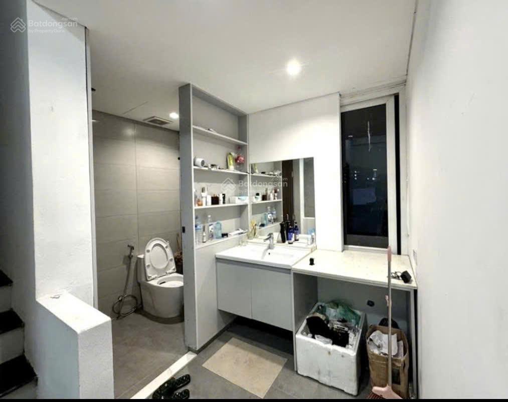 Bán gấp nhà lô góc phố mỹ đình kinh doanh sầm uất vừa ở vừa cho thuê giá 16.8 tỷ.