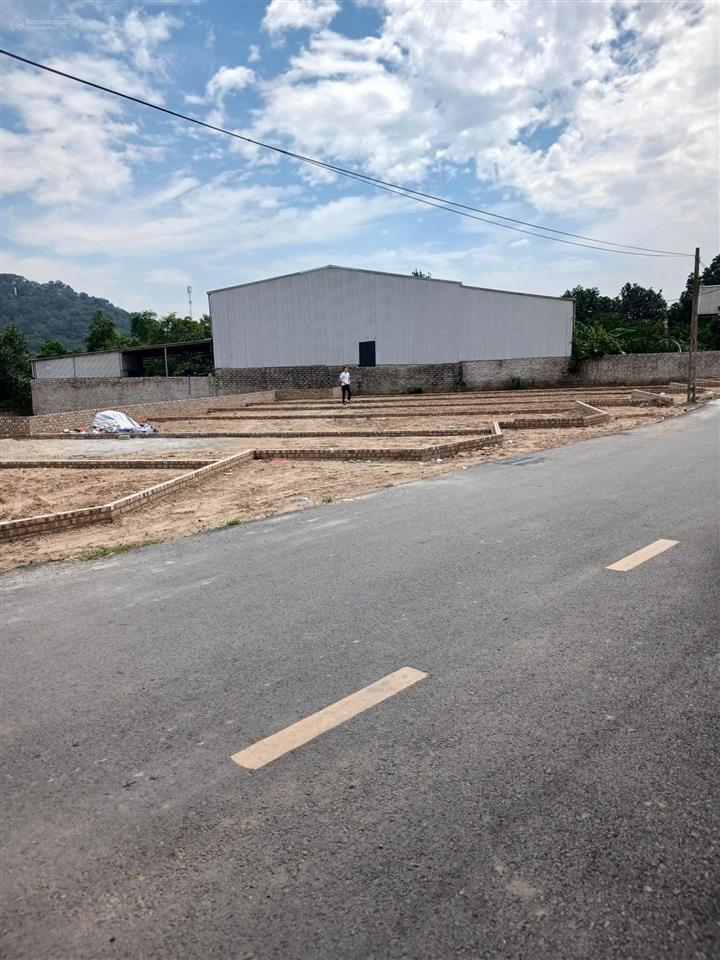 Bán đất xuân khanh  phường tùng thiện 100m2 ở, kinh doanh đường 2 ô tô tránh giá 2,4 tỷ!