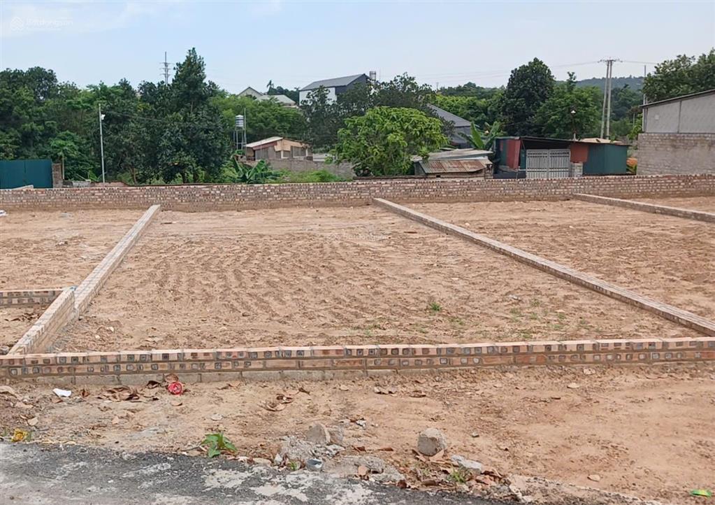 Bán đất xuân khanh  phường tùng thiện 100m2 ở, kinh doanh đường 2 ô tô tránh giá 2,4 tỷ!