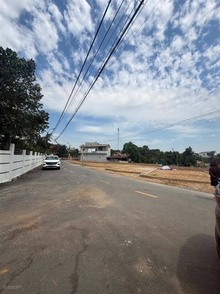 Bán đất xuân khanh  phường tùng thiện 100m2 ở, kinh doanh đường 2 ô tô tránh giá 2,4 tỷ!