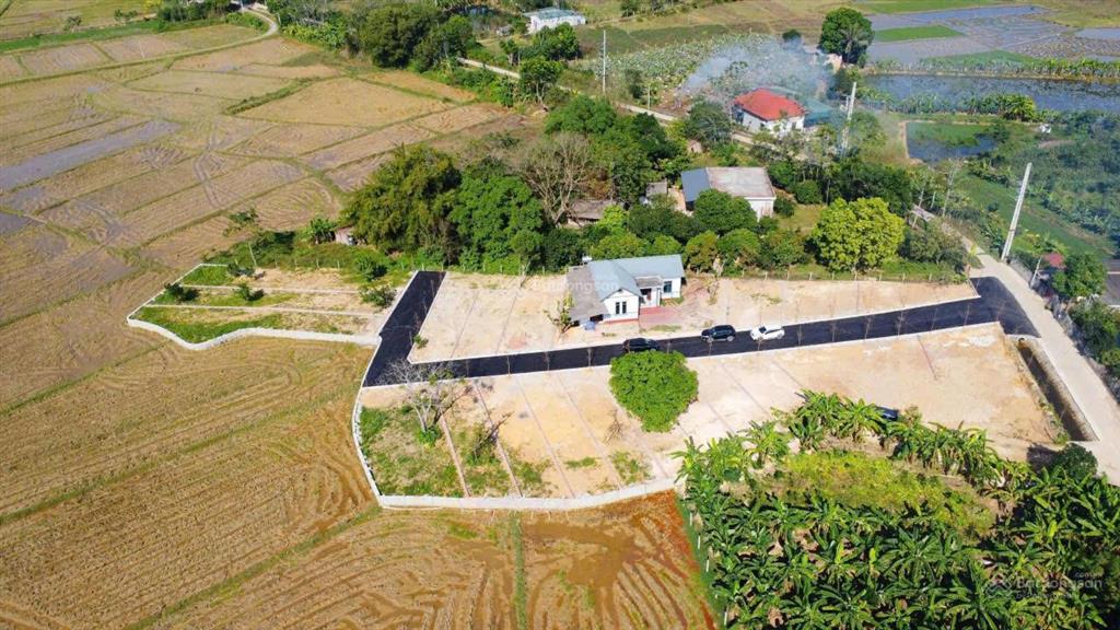 Bán đất gần hồ suối hai ba vì 100m2 sẵn sổ đỏ, giá 890 triệu!