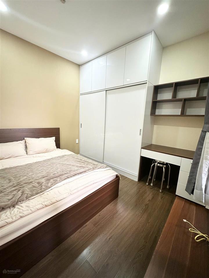 Bán gấp chung cư oriental plaza âu cơ, 105m2, giá 5,2 tỷ  3pn, 2wc. nhà đẹp giá tốt, xem nhà 24/24