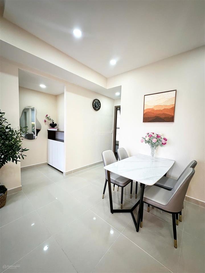 Bán gấp chung cư oriental plaza âu cơ, 105m2, giá 5,2 tỷ  3pn, 2wc. nhà đẹp giá tốt, xem nhà 24/24