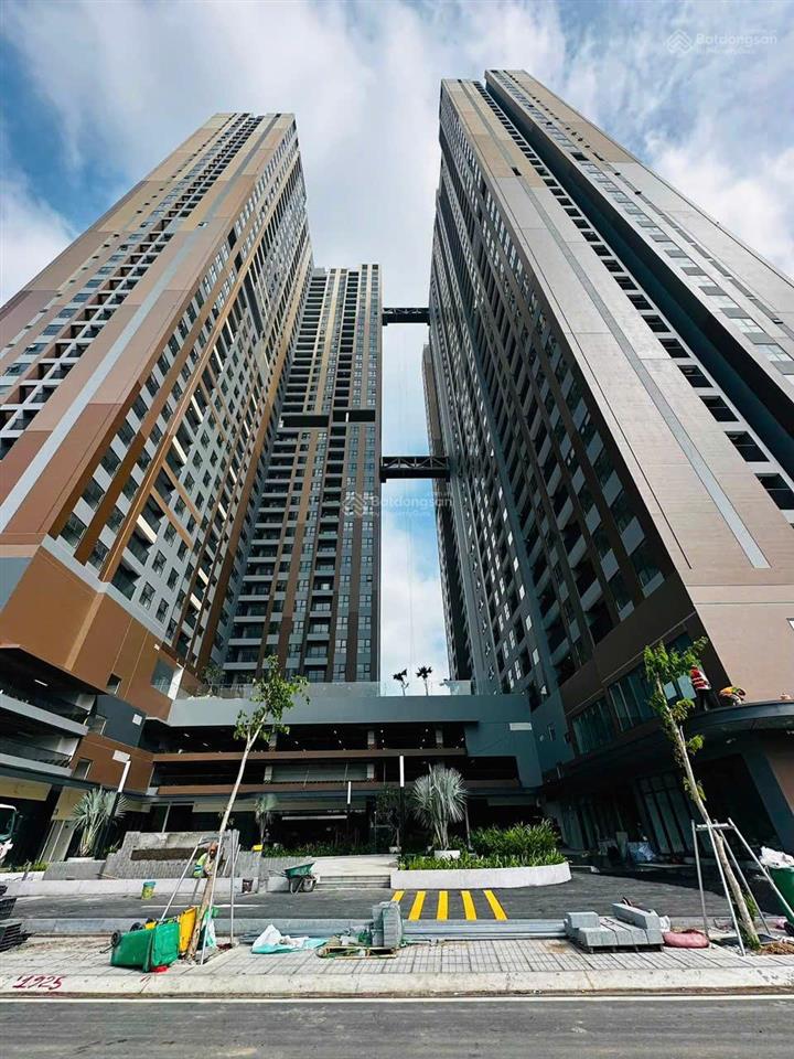 A&t sky garden , cần bán nhanh căn 95m² , 3pn 2wc . giá cạnh tranh 3ty580 , bao gồm thuế phí .