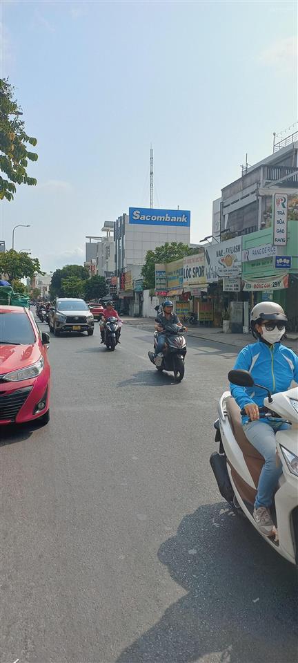 Hxh. cách mặt đường nơ trang long vài bước chân. ngang 9m x 24m. p.12 bình thạnh. giá chỉ 150tr/m.
