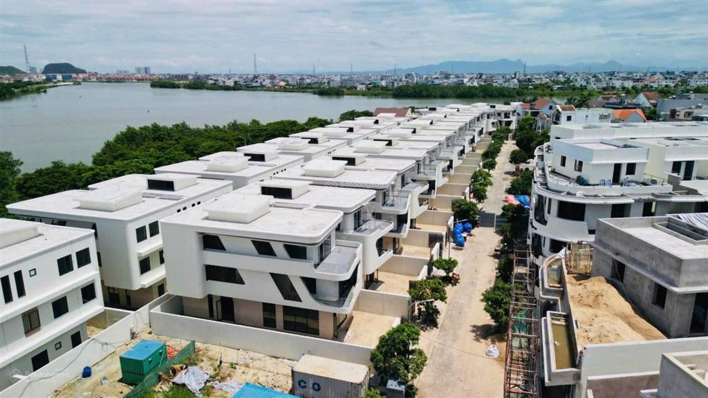 Kẹt tiền cần bán gấp biệt thự khu elysia complex ven sông hàn, q.hải châu, tp đà nẵng giá chỉ 23 tỷ