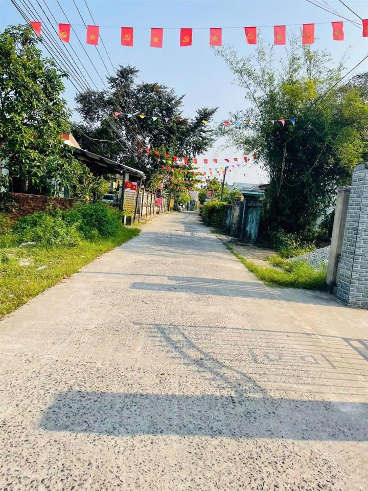 Bán gấp lô góc 2 mặt tiền sau lưng chợ lệ trạch  gần khu công nghiệp visip giá chỉ 8**