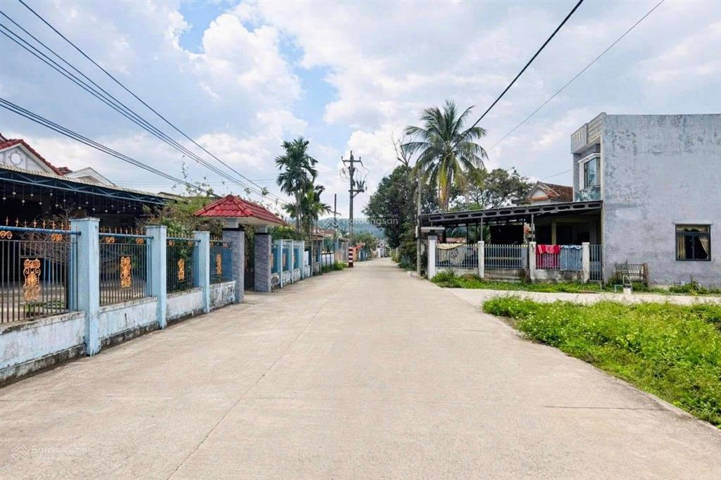 Sát quốc lộ 1a  chỉ 10 phút ra đà nẵng  vị trí đi làm, đầu tư quá đẹp