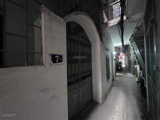 Nhà đẹp trần đại nghĩa  ngõ thông, cách vài nhà ra mặt phố. dt 61.3m², 3 tầng, giá tốt.