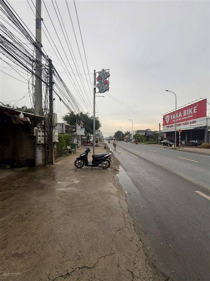 Nhà liền kề mặt tiền đường dt 823, full thổ cư, sổ hồng riêng từng nhà
