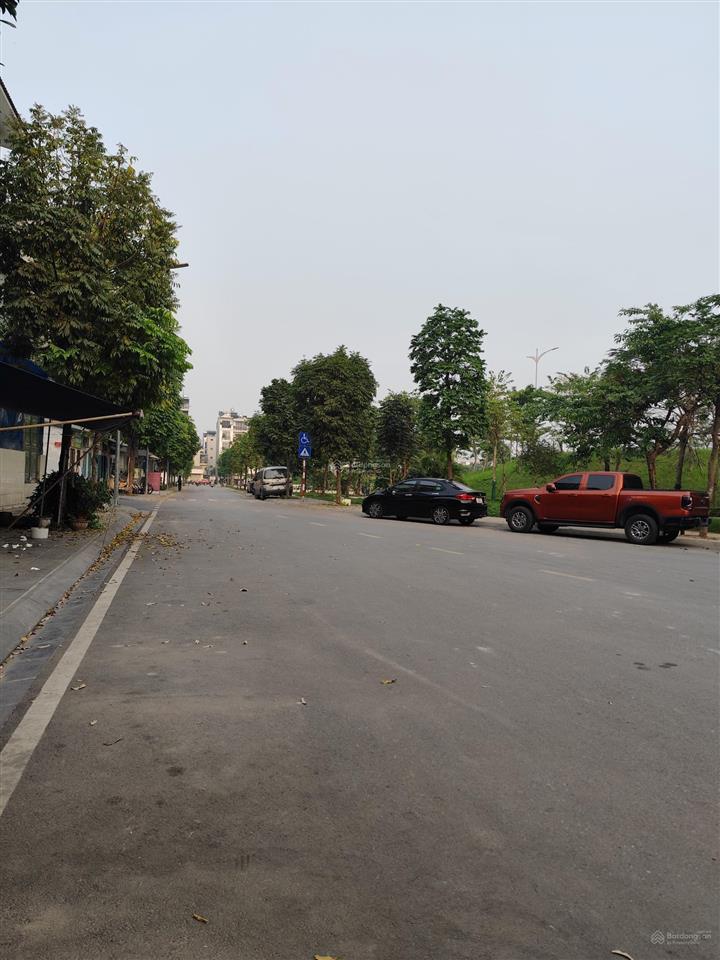 Bán đất tái định cư ngọc thụy 80m² ,mt 4,5m vỉa hè ôtô tránh giá 24,8 tỷ có tl .