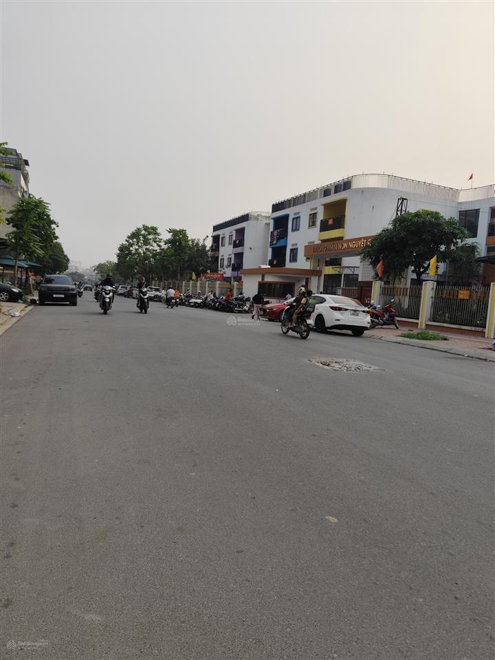 Bán đất tái định cư ngọc thụy 80m² ,mt 4,5m vỉa hè ôtô tránh giá 24,8 tỷ có tl .