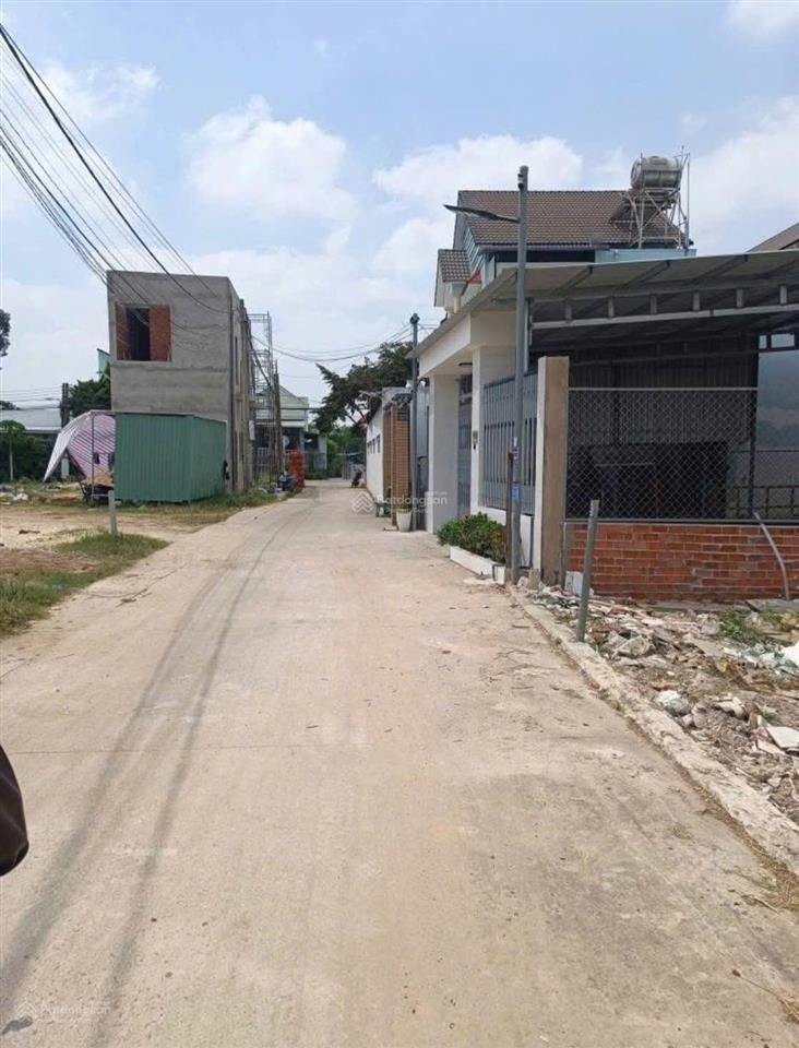 Bán lô đất full thổ cư 100% ngay nguyễn thị lắng xã tân phú trung 90m2 800tr sổ hồng riêng