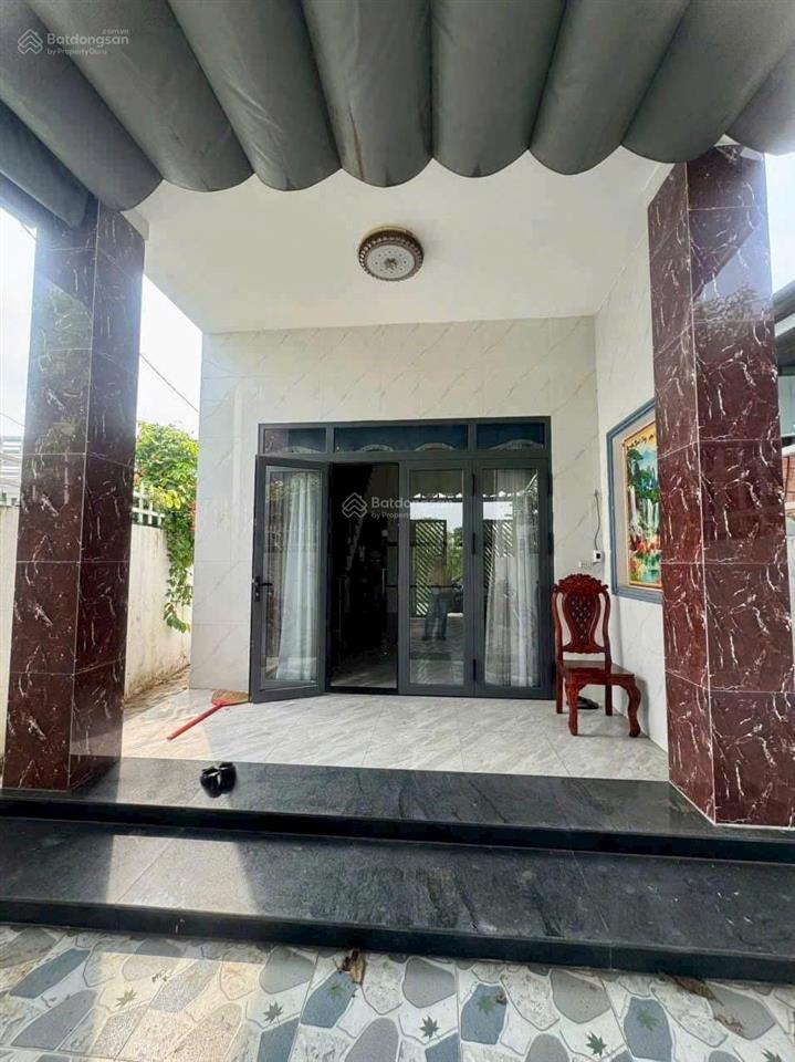 Nhà bán gấp ngay tt củ chi 90m2 1,4 tỷ sổ hồng riêng thương lượng khách thiện chí