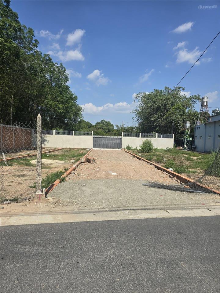 Chủ ngộp cần ra nhanh lô đất 1 sẹc ql22 ngay bệnh viện đa khoa củ chi 130m2 full thổ cư shr