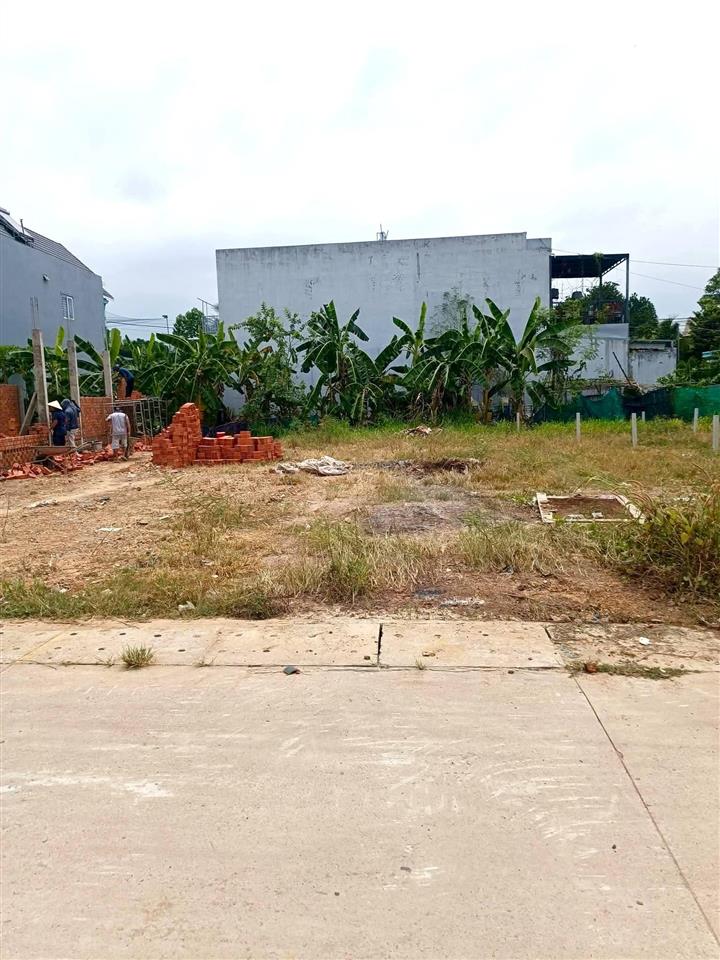 Đất ở 1 sẹc ql22 ngay bệnh viện đa khoa củ chi 130m2 full thổ 1,2 tỷ sổ hồng riêng